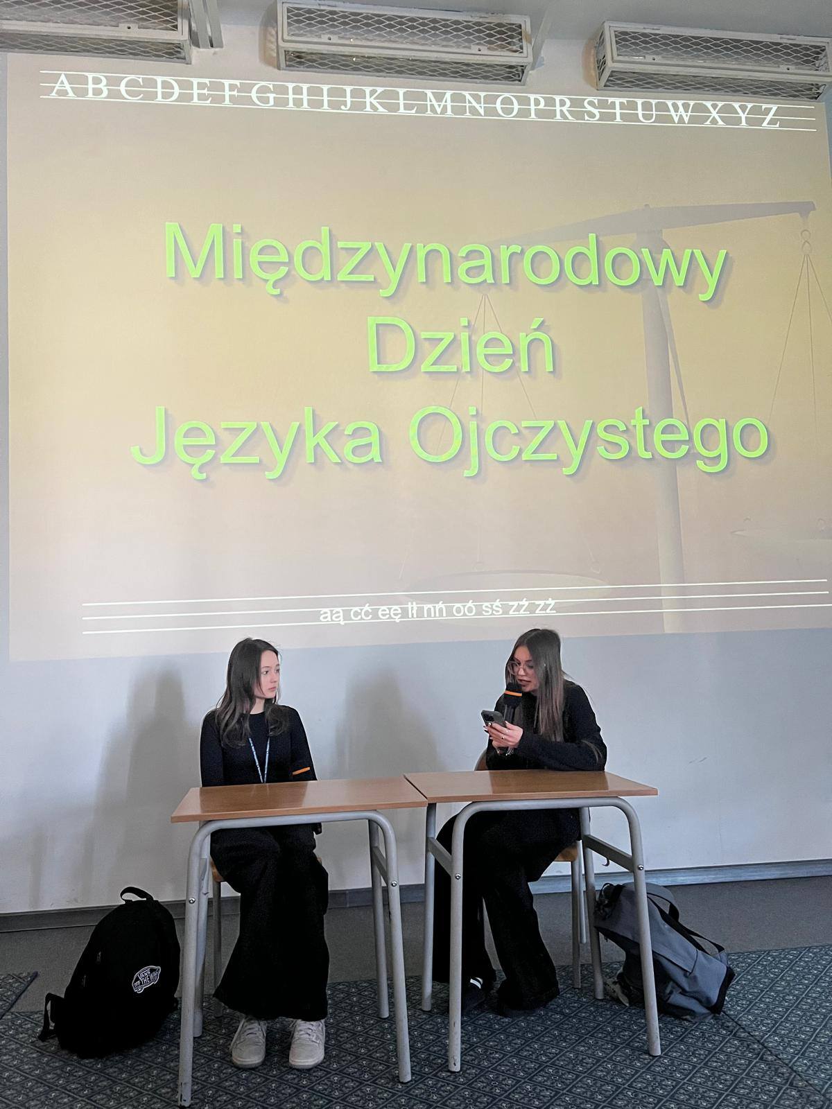 Zdjęcie Dzień języka ojczystego (8)25ca05ef-f9ca-41e9-8c6d-b201af09206f.jpg w galerii Międzynarodowy Dzień Języka Ojczystego w II LO